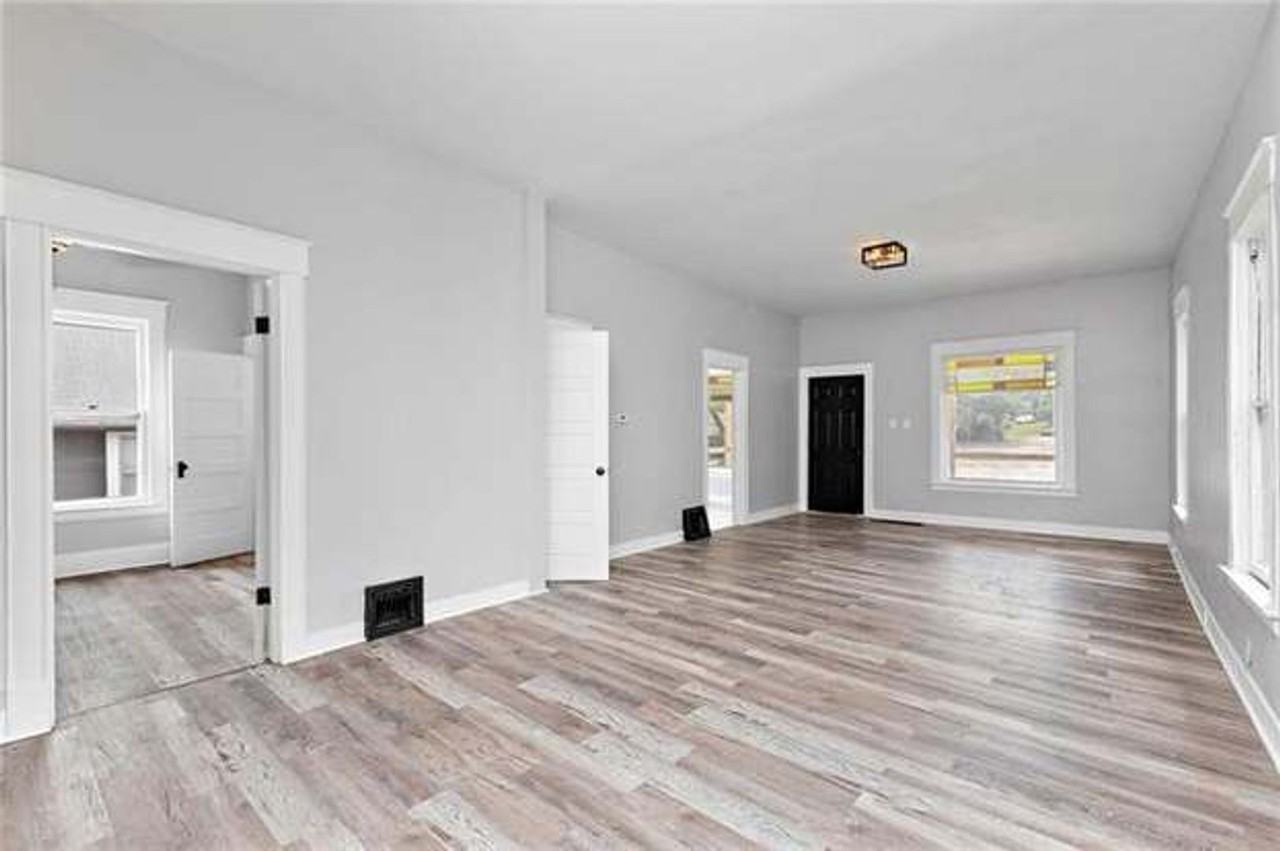 1106 N Osage St - Photo 6 of 24