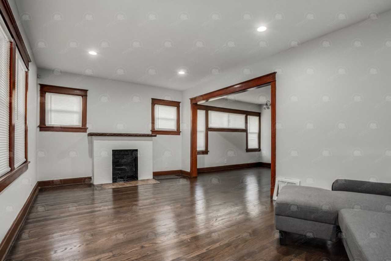 6627 Brooklyn Ave - Photo 2 of 28