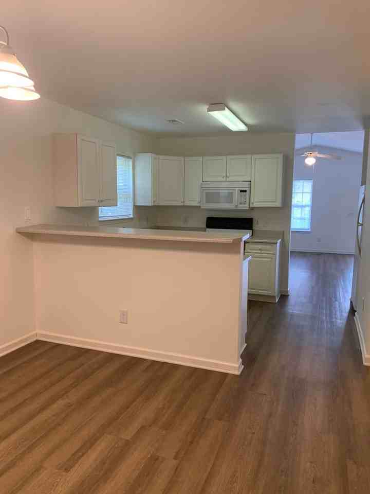 42 Hillsdale Dr - Photo 5 of 15