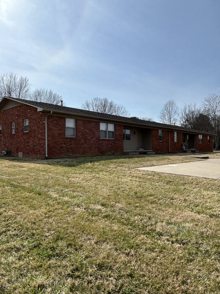 601 Golden Acres Loop, Calvert City, KY 42029 2 Bedroom Apartment for