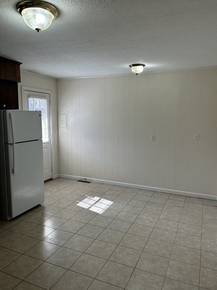 601 Golden Acres Loop - Photo 3 of 6