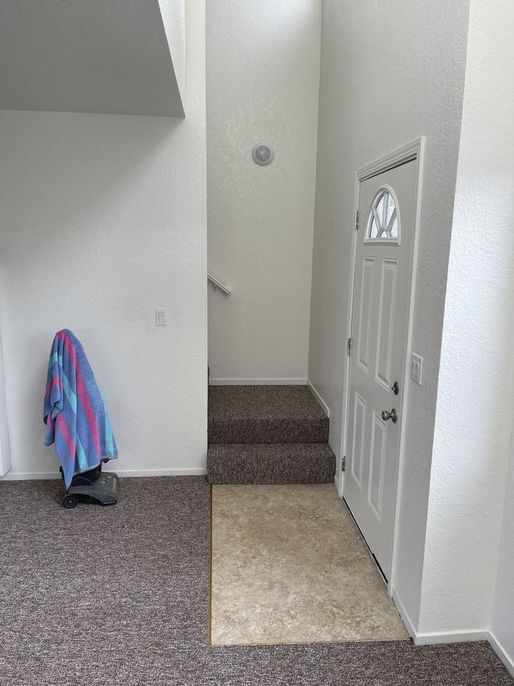 240 Sandercock St #A - Photo 7 of 28