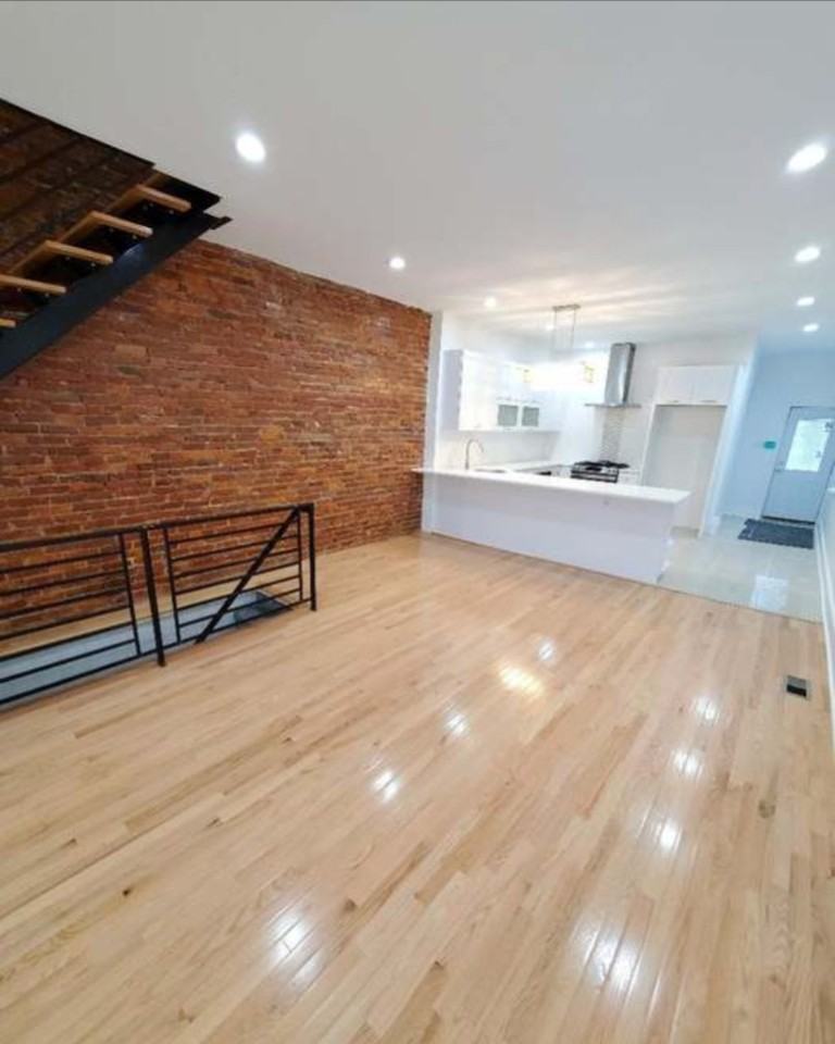 5425 Catharine St #NA - Photo 7 of 50