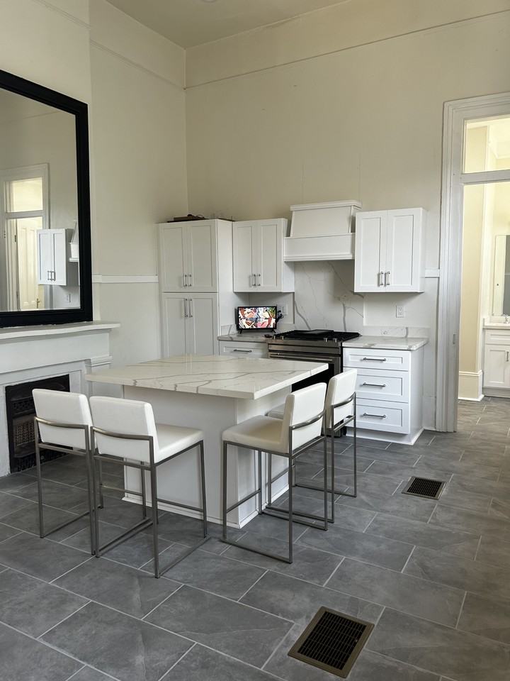 1417 Burgundy St #NA - Photo 3 of 10