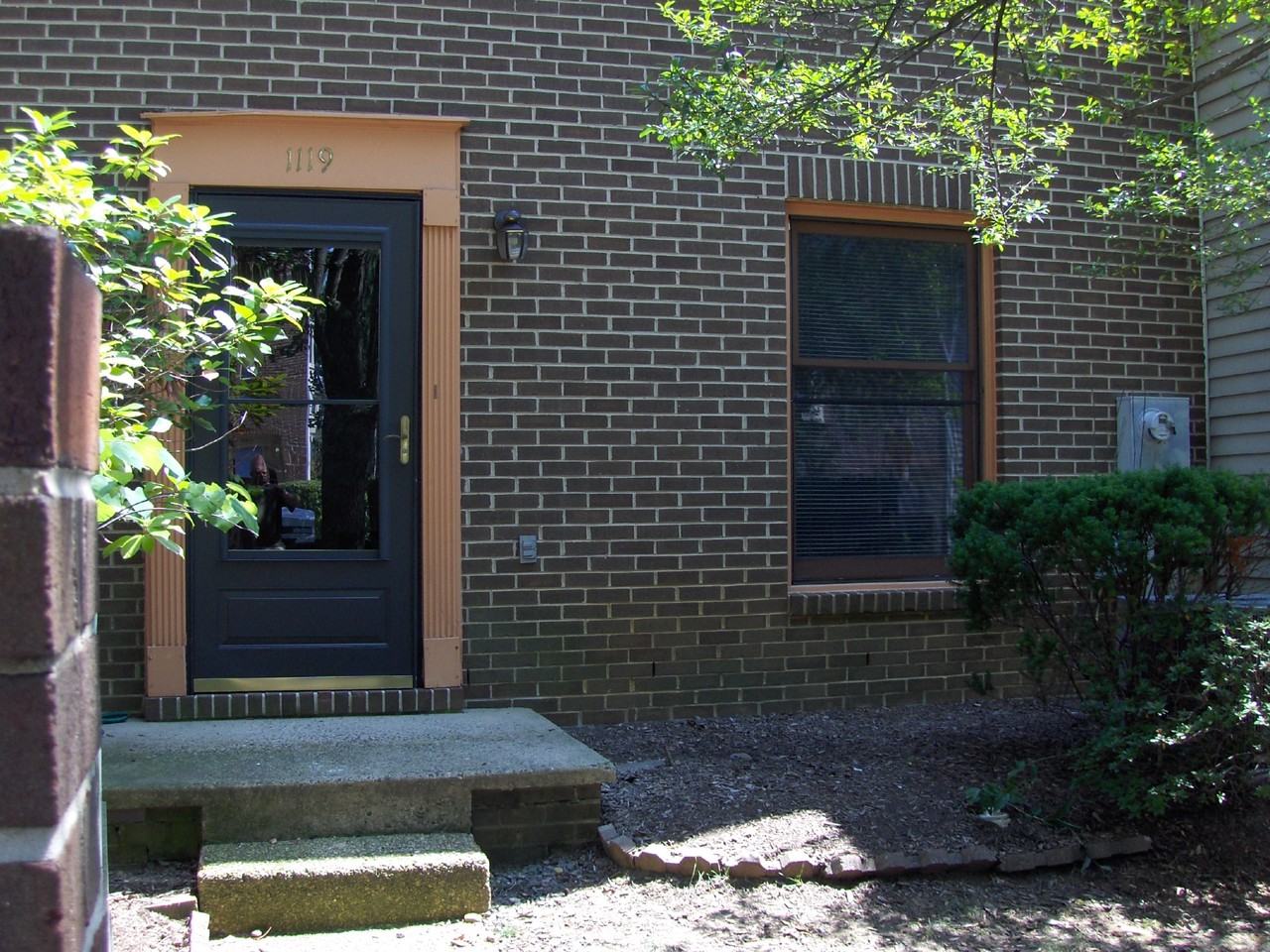 1119 N Stafford St - Photo 2 of 23