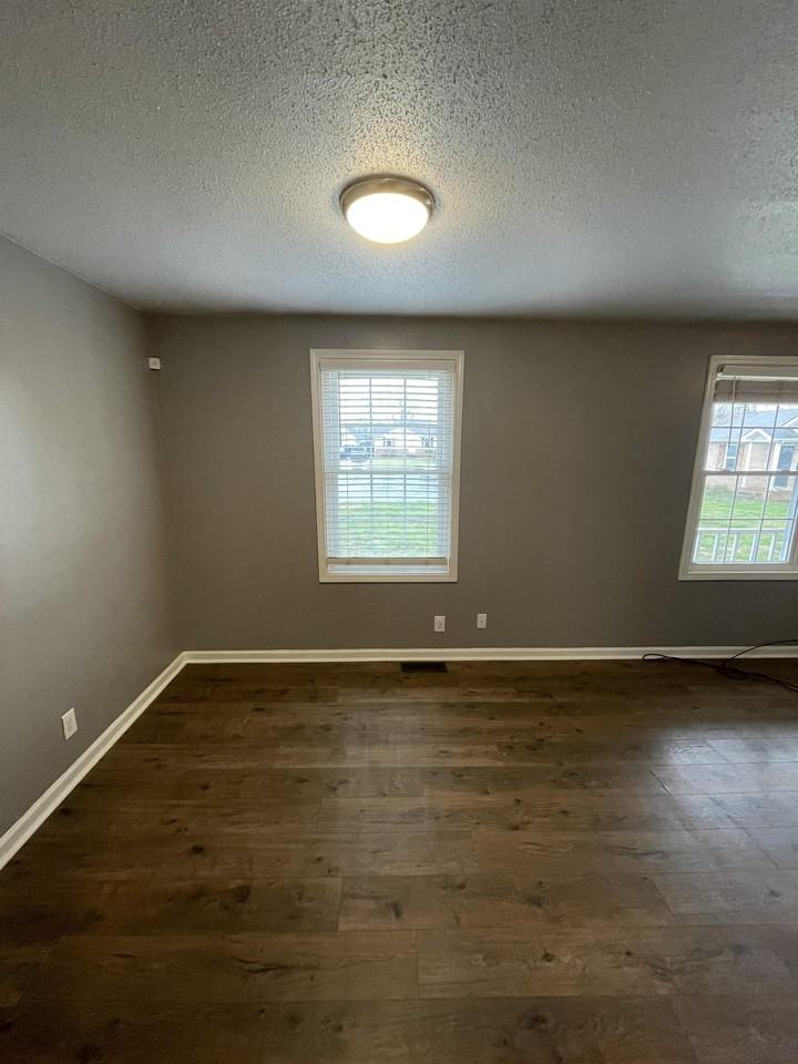 3412 Oak Park Ter #1 - Photo 7 of 32