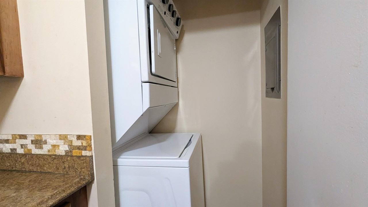 2014 North Rand Road - 107Unit 107 #107 - Photo 7 of 11