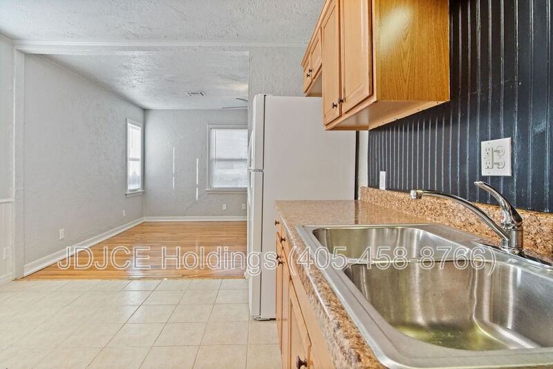 312 E Jacobs Dr - Photo 3 of 17