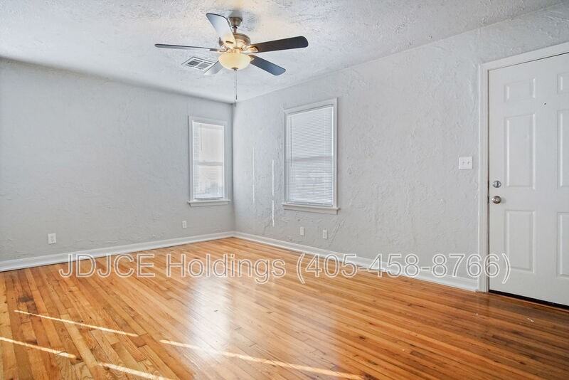 312 E Jacobs Dr - Photo 6 of 17