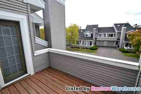 2425 Upland Ln N #g - Photo 2 of 14