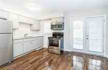 East Grand Ave Town Houses - Photo 4 of 8