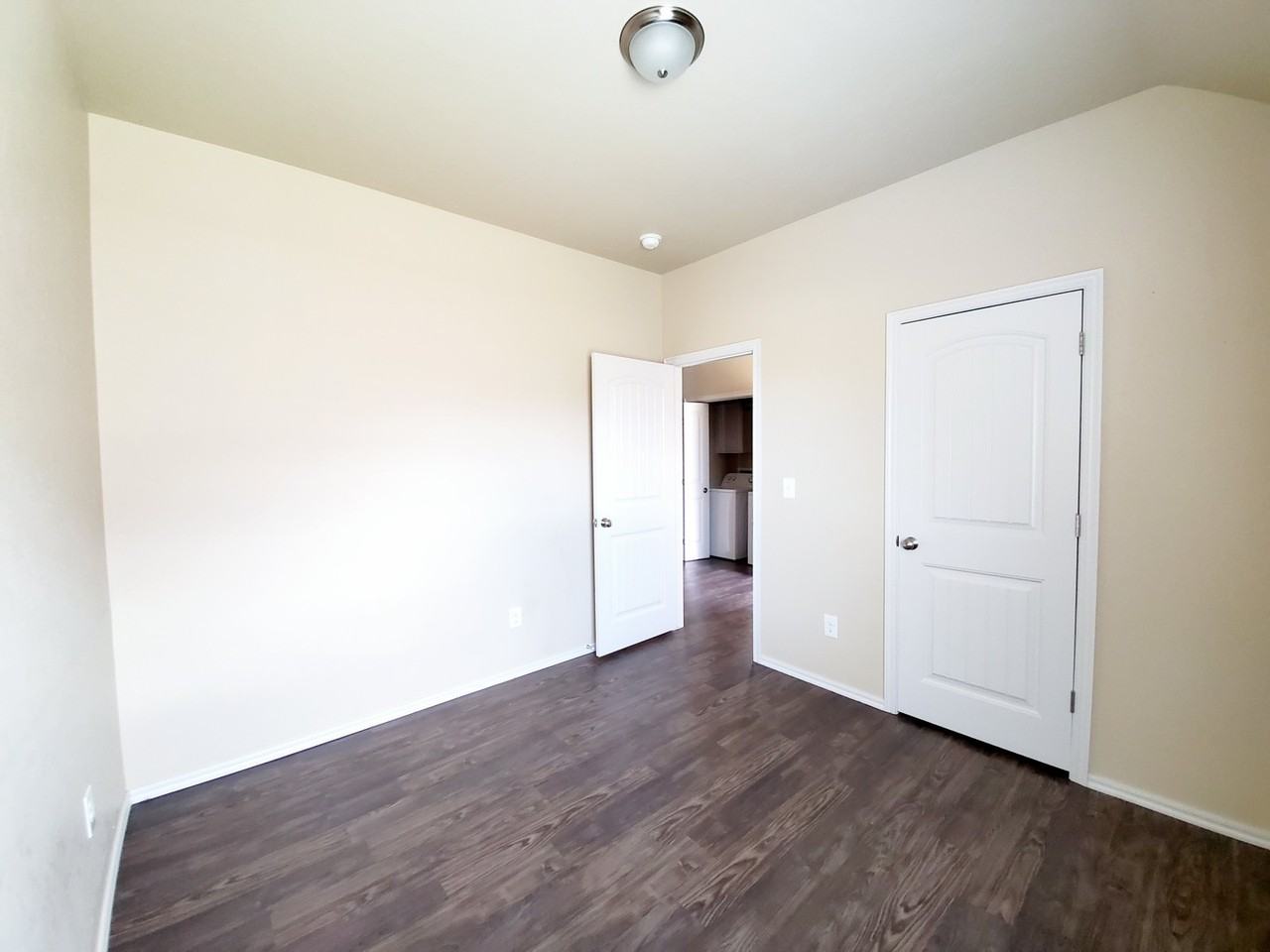 11211 Nw 114th St - Photo 6 of 11