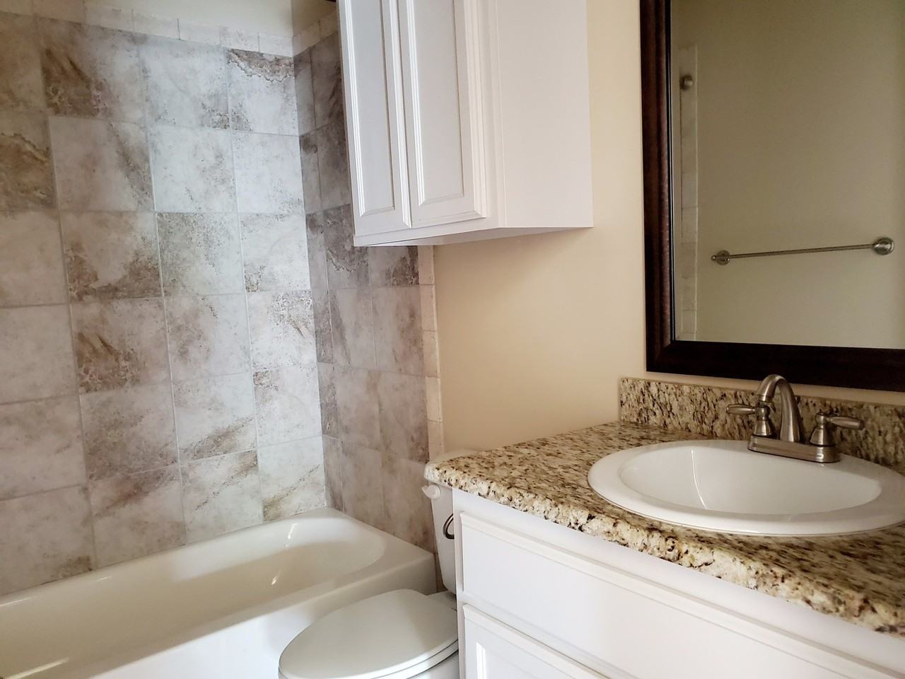 11211 Nw 114th St - Photo 7 of 11