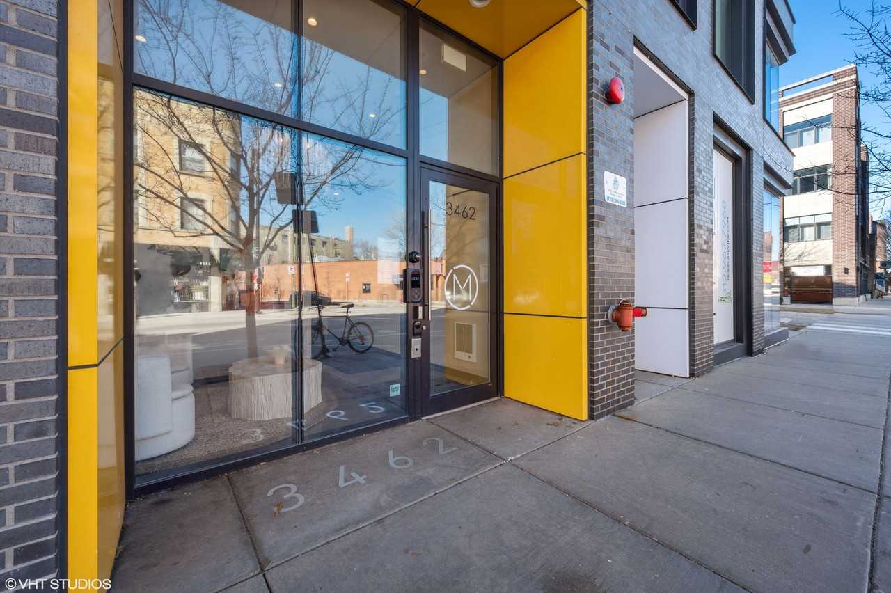 3462 N Lincoln Ave - Photo 3 of 22