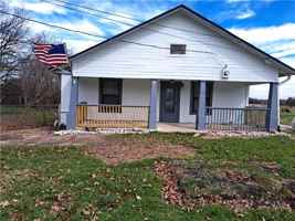 featured image of 208 S Andrews Dr