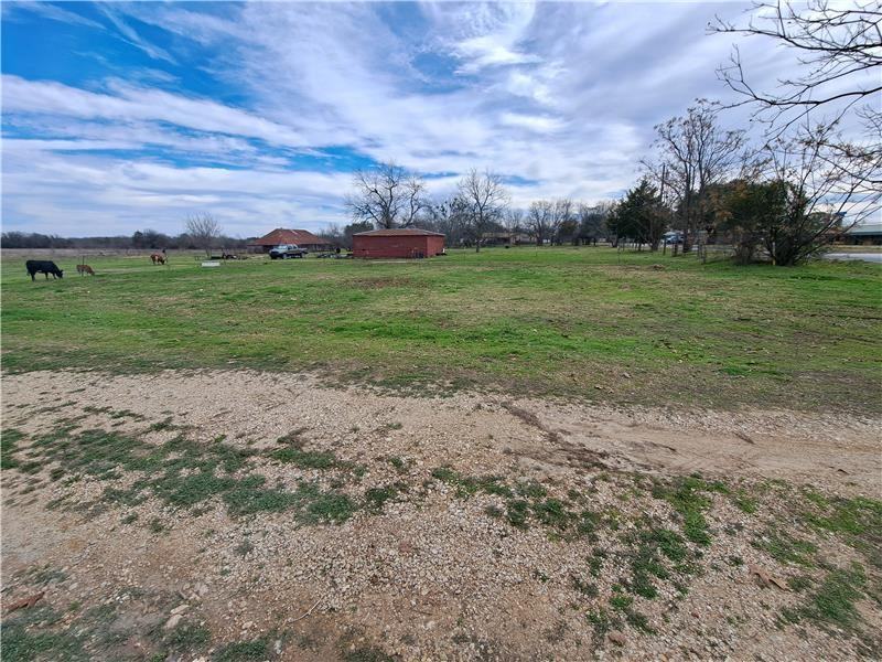 208 S Andrews Dr - Photo 2 of 18