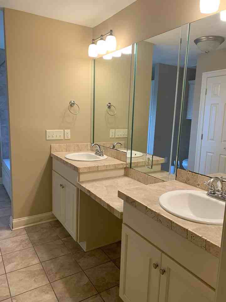 139 Harvey Cir - Photo 4 of 11