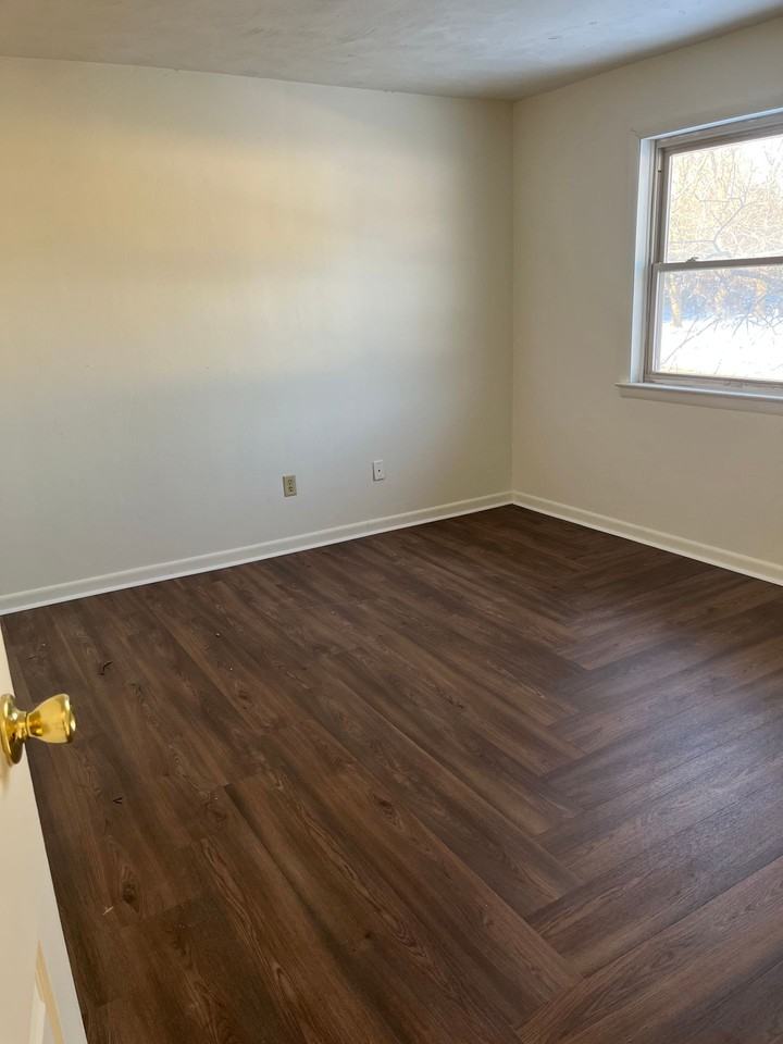 922 W Aaron Dr Apt B - Photo 7 of 10