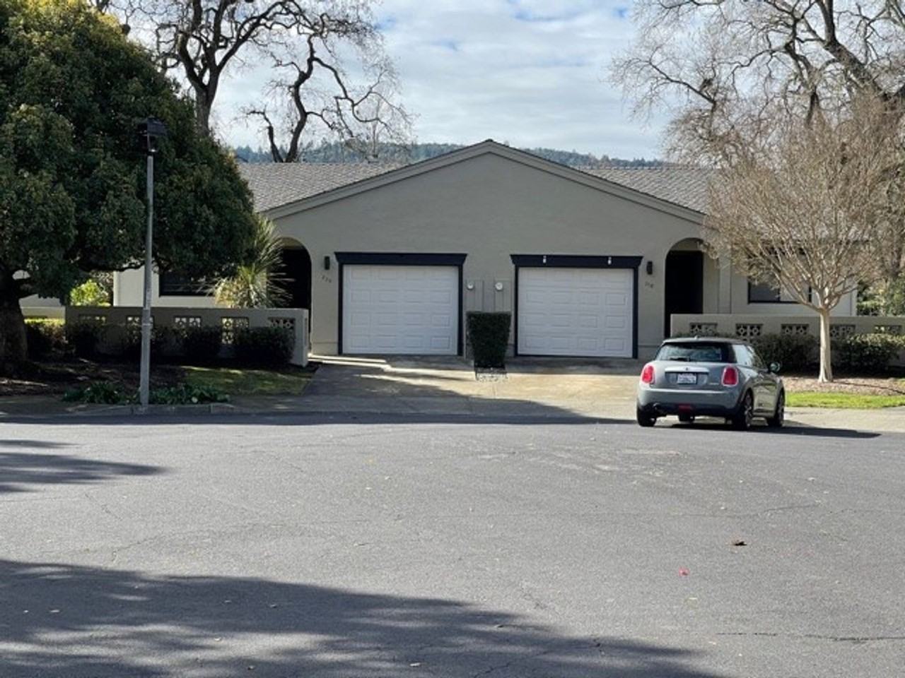 220 Vista Ct - Photo 3 of 15