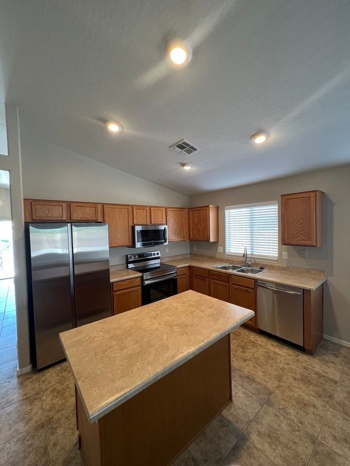33889 N Barbara Dr - Photo 6 of 29
