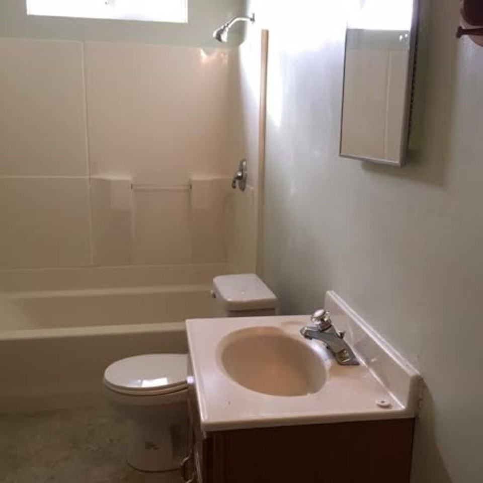 1320 Sunset Ave - Photo 2 of 10