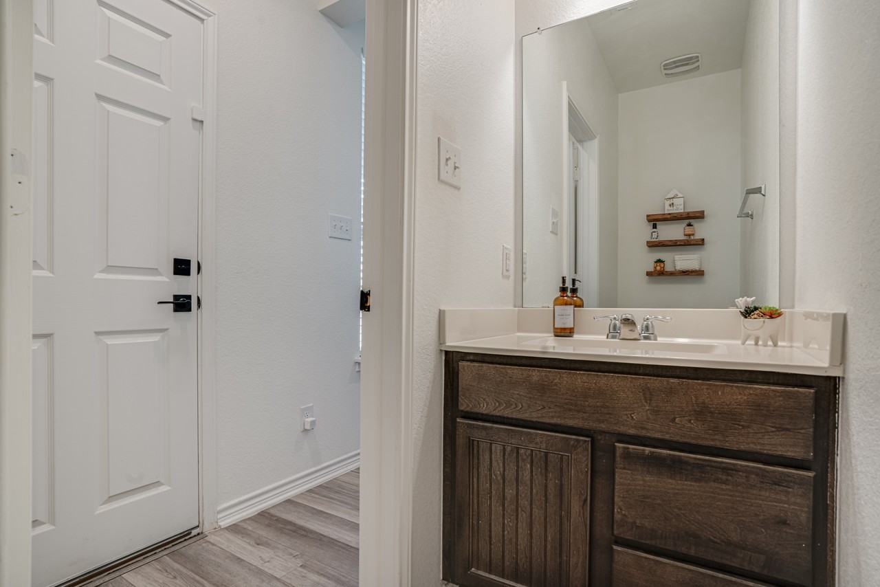 1806 Overlook Bnd #NA - Photo 3 of 20