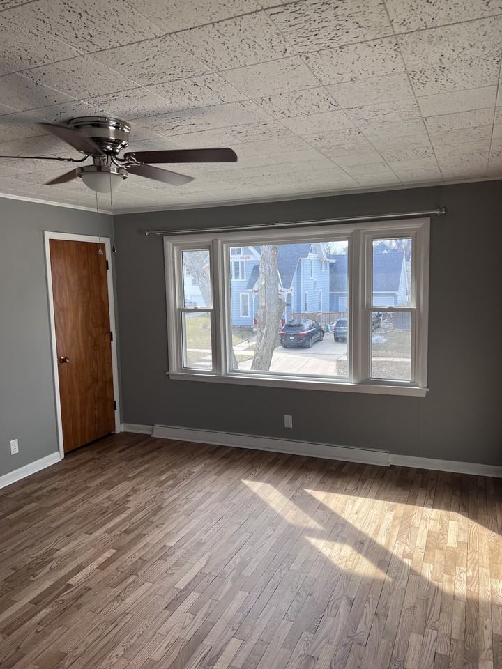 119 N Washington St #119-1-2 - Photo 4 of 14