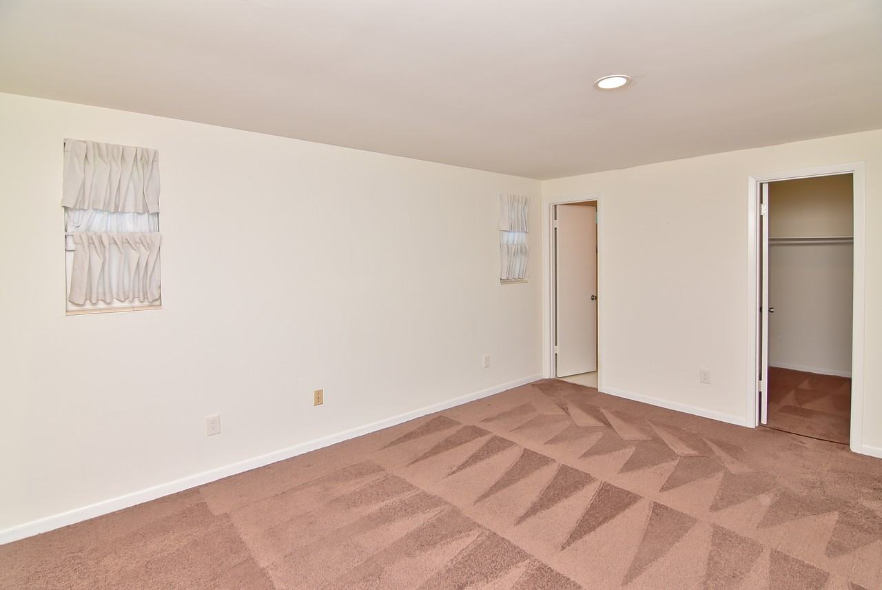 919 Viscaya Blvd #NA - Photo 7 of 17