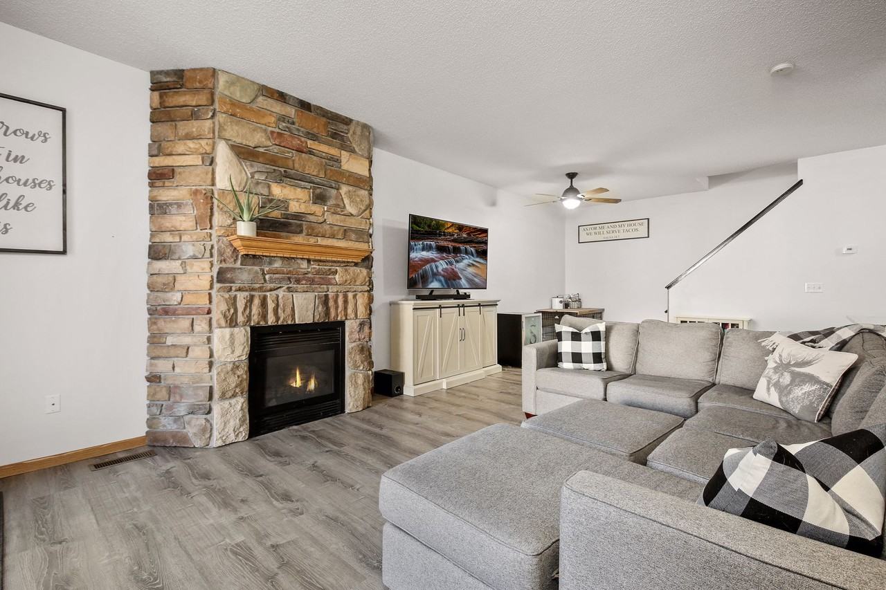 647 Roundhouse St #647ROUND - Photo 4 of 22