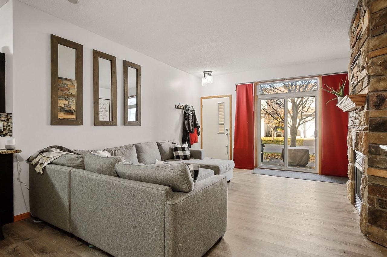 647 Roundhouse St #647ROUND - Photo 5 of 22