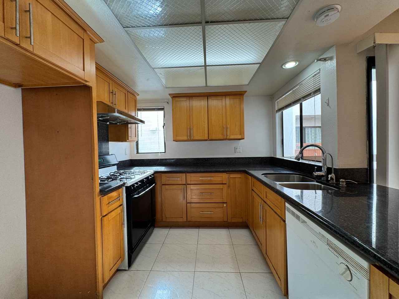 402 S Garfield Ave #15 - Photo 6 of 22