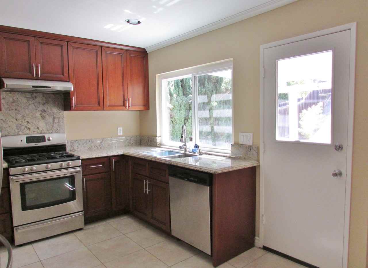 25002 Sutter Dr - Photo 3 of 21