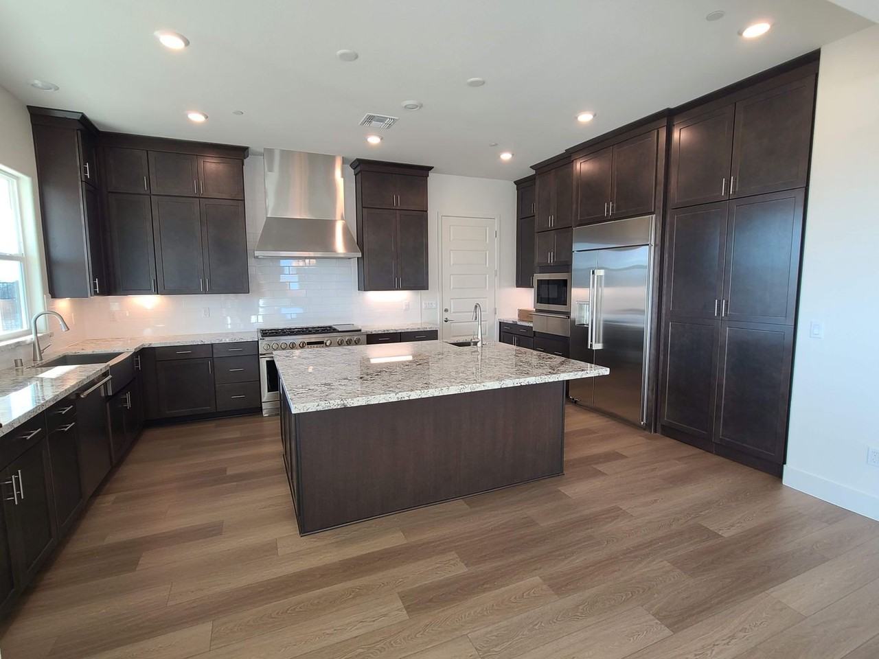 331 Milazzo Ct - Photo 4 of 50