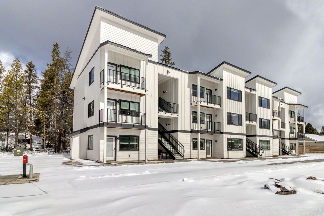 Luxury Apartment in La Pine! - Photo 4 of 27