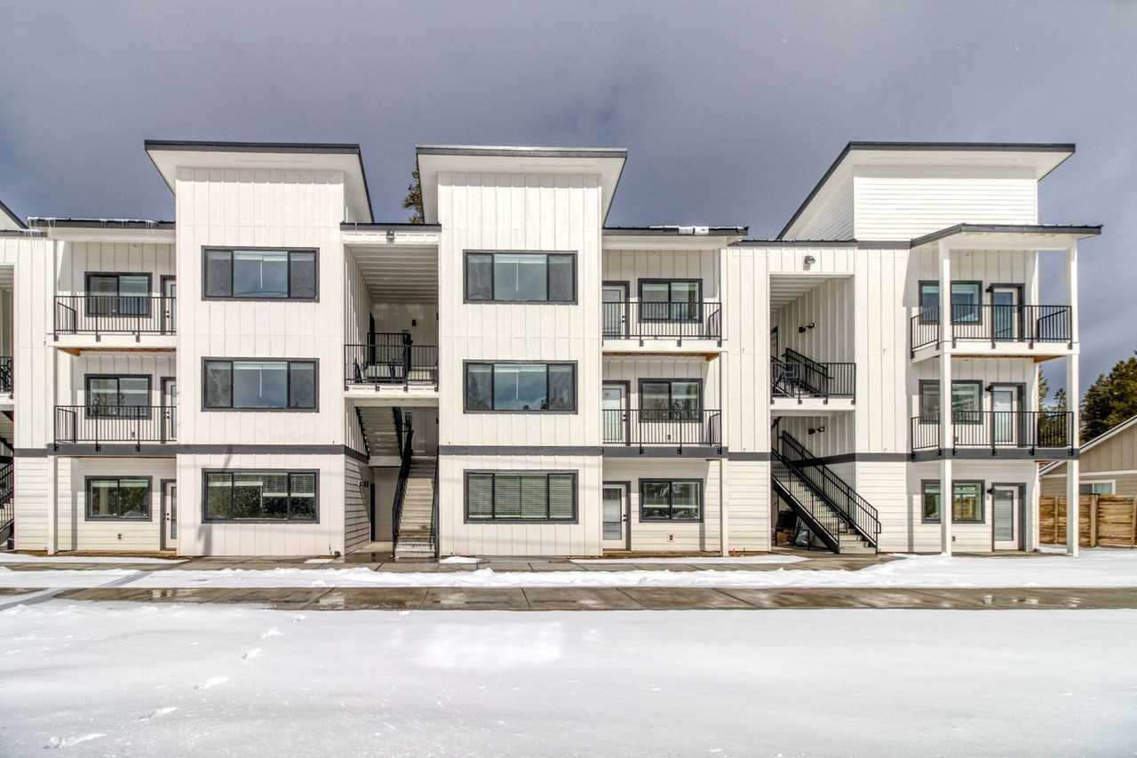Luxury Apartment in La Pine! - Photo 5 of 27