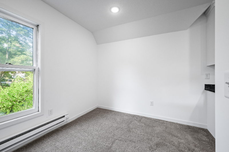 3606 Bryant Ave N #2 - Photo 5 of 11