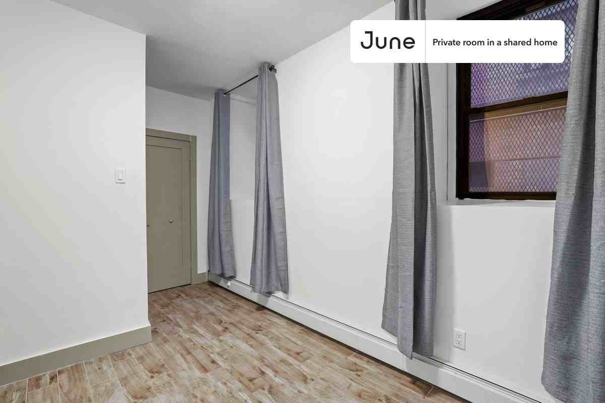 184 Claremont Avenue #B - Photo 4 of 15