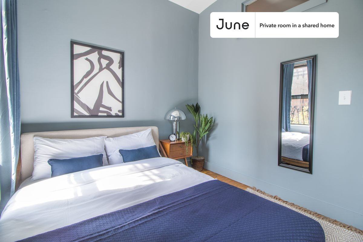 355 E 4th St #B - Photo 4 of 14