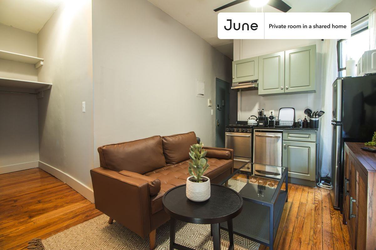 355 E 4th St #B - Photo 6 of 14