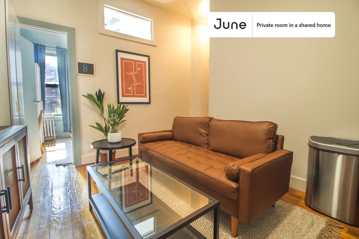 355 E 4th St #B - Photo 7 of 14
