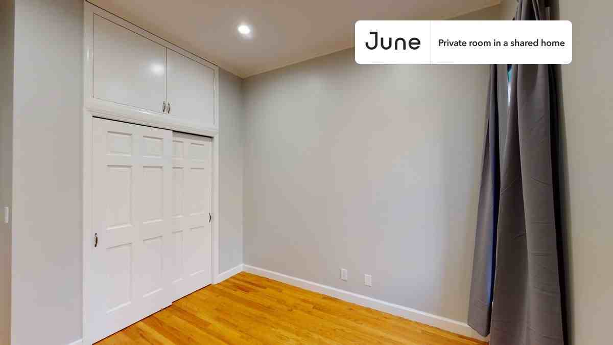 542 W 147th St #C - Photo 4 of 15