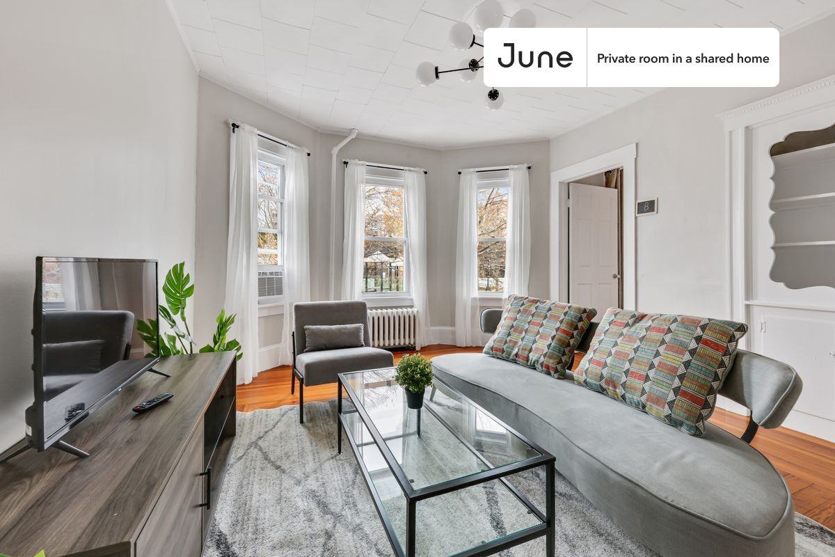 29 Craigie St #B - Photo 6 of 14