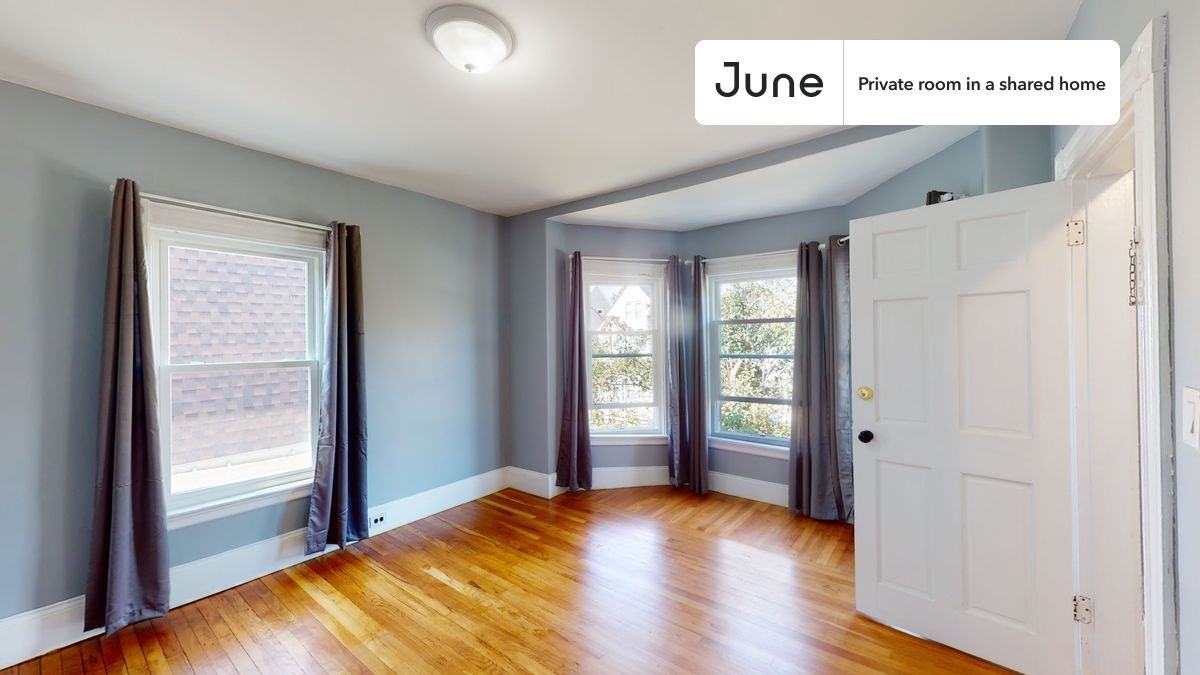 53 Saunders St #C - Photo 2 of 15