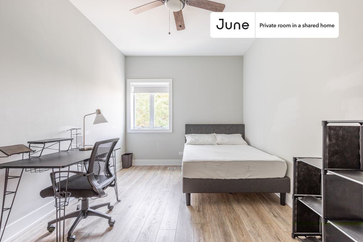 1119 S Loomis St #B - Photo 2 of 19