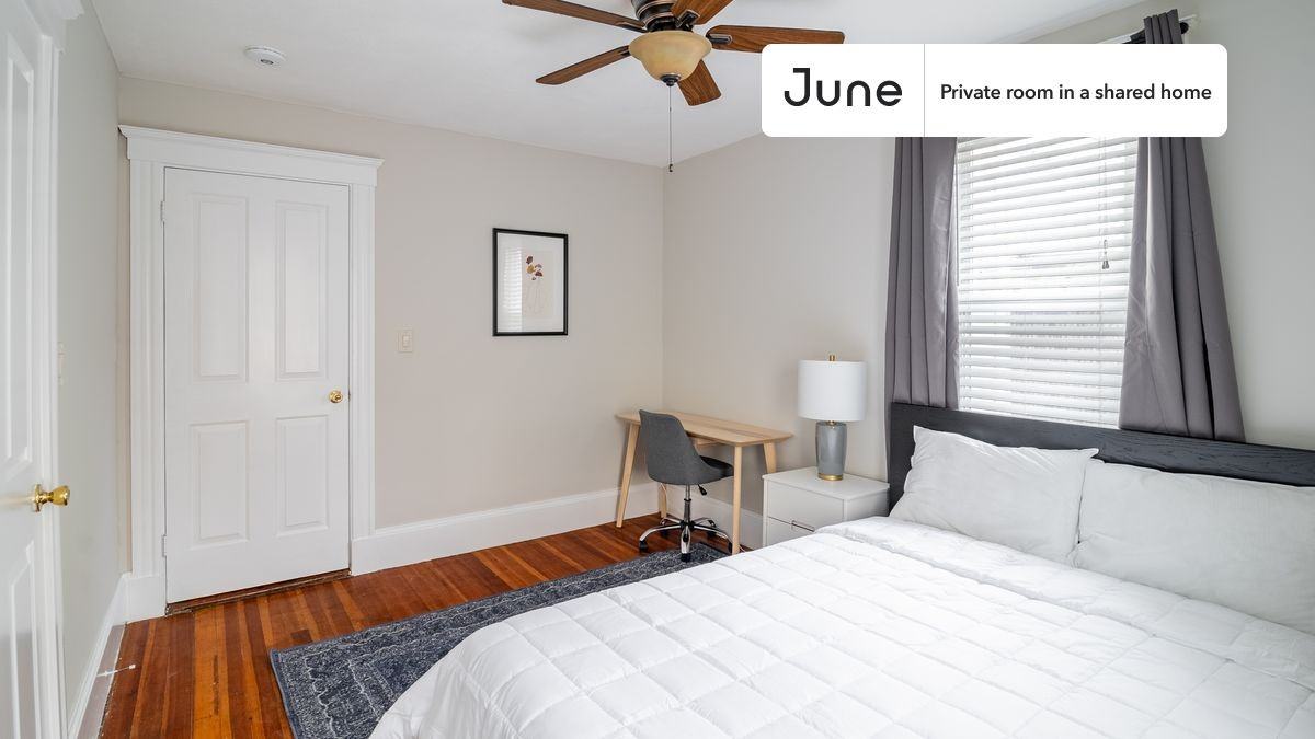 88 Glen St #C - Photo 2 of 12