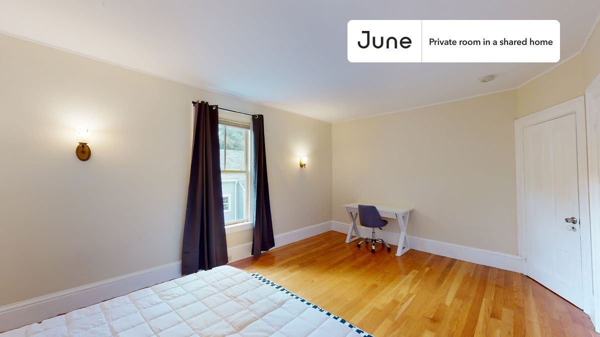 337 Central St #D - Photo 2 of 10