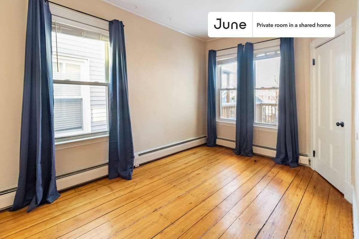 71 School St #B - Photo 2 of 13