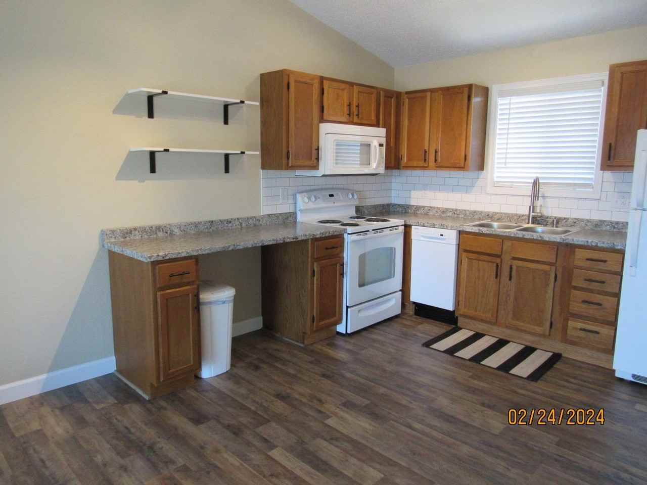 5499 Three Seasons Road - Photo 6 of 19