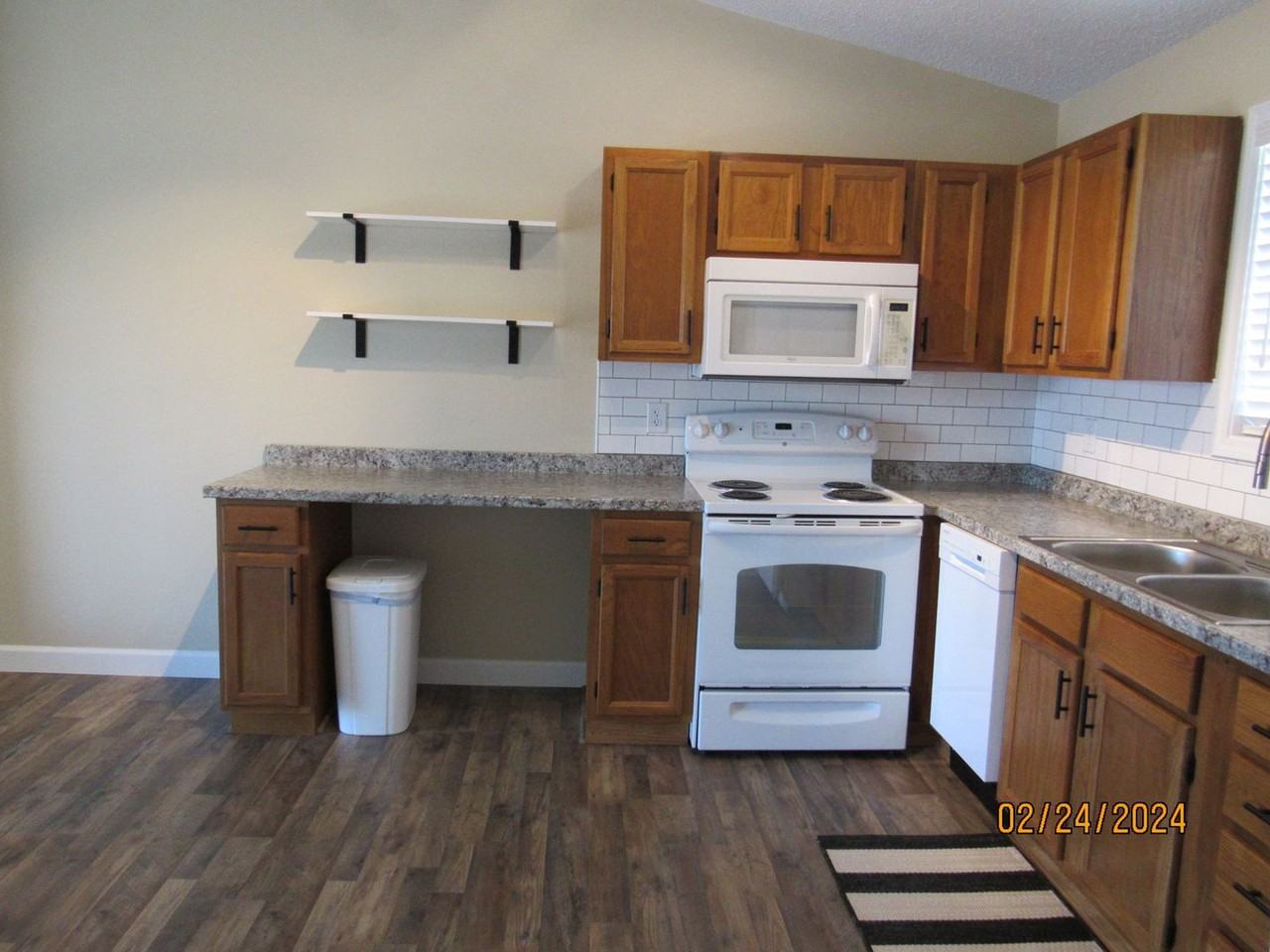 5499 Three Seasons Road - Photo 7 of 19