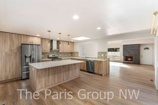 15734 Ne 1st St - Photo 1 of 1